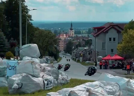 Motorok – Hořice a Krkonoš lábánál